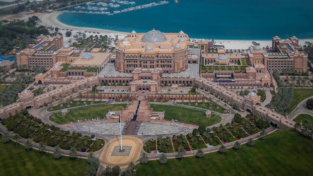 The $3 Billion Hotel: How Emirates Palace Became the World's Most Expensive Build